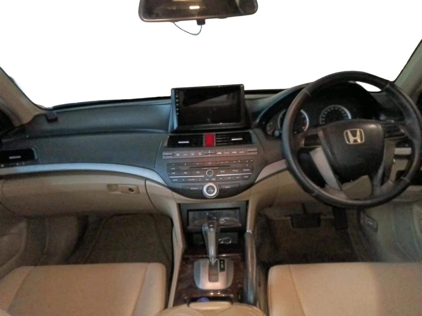 2011 Honda Accord 2.4L I-VTEC AT, Petrol, Automatic, 1,03,878 km, interior
