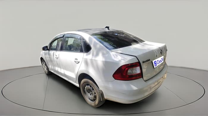 2015 Skoda Rapid AMBITION 1.6 MPI MT, Petrol, Manual, 49,000 km, exterior