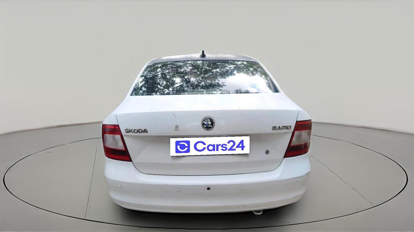 2015 Skoda Rapid AMBITION 1.6 MPI MT, Petrol, Manual, 49,000 km, exterior