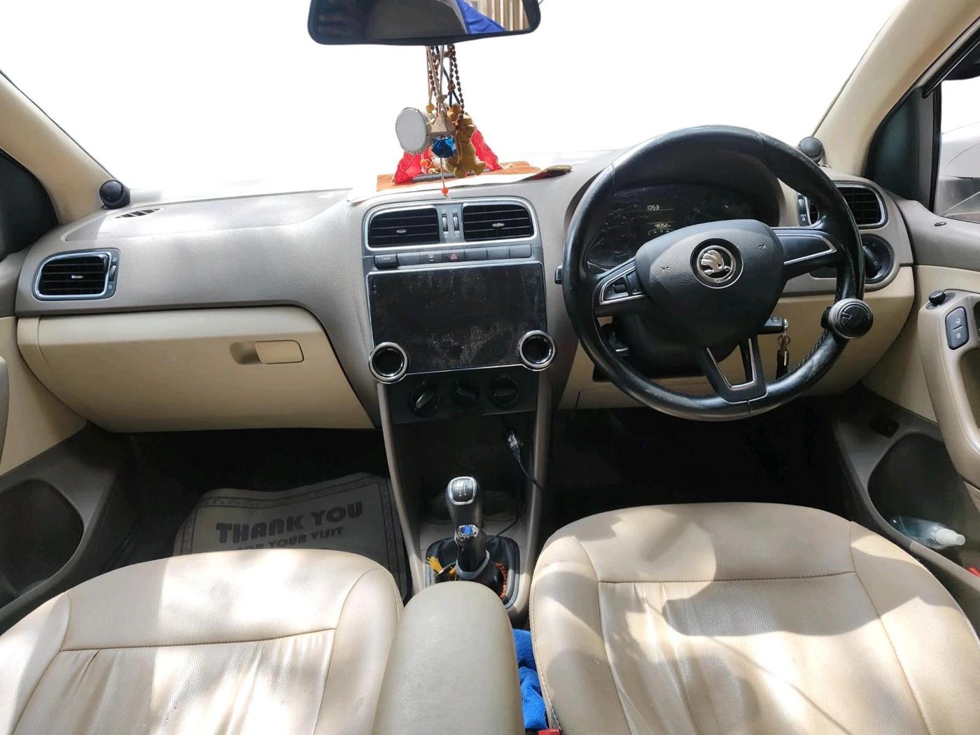 2015 Skoda Rapid AMBITION 1.6 MPI MT, Petrol, Manual, 49,000 km, interior