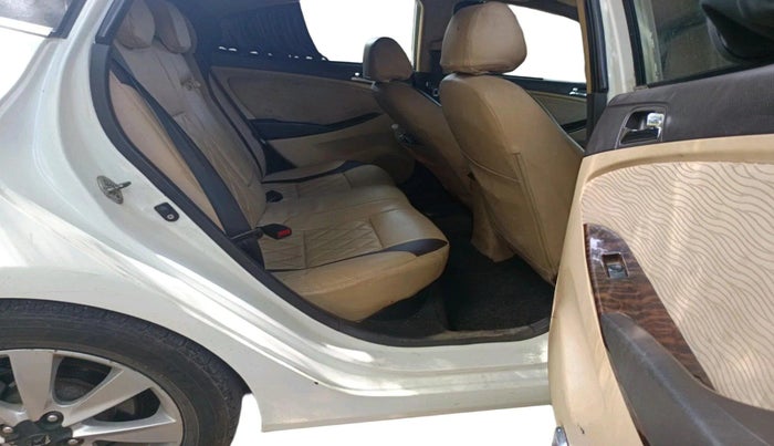 2011 Hyundai Verna FLUIDIC 1.6 CRDI SX, Diesel, Manual, 87,181 km, interior