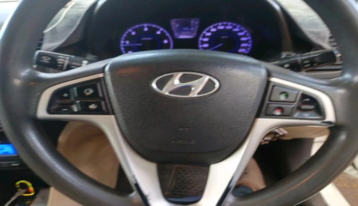 2011 Hyundai Verna FLUIDIC 1.6 CRDI SX, Diesel, Manual, 87,181 km, interior