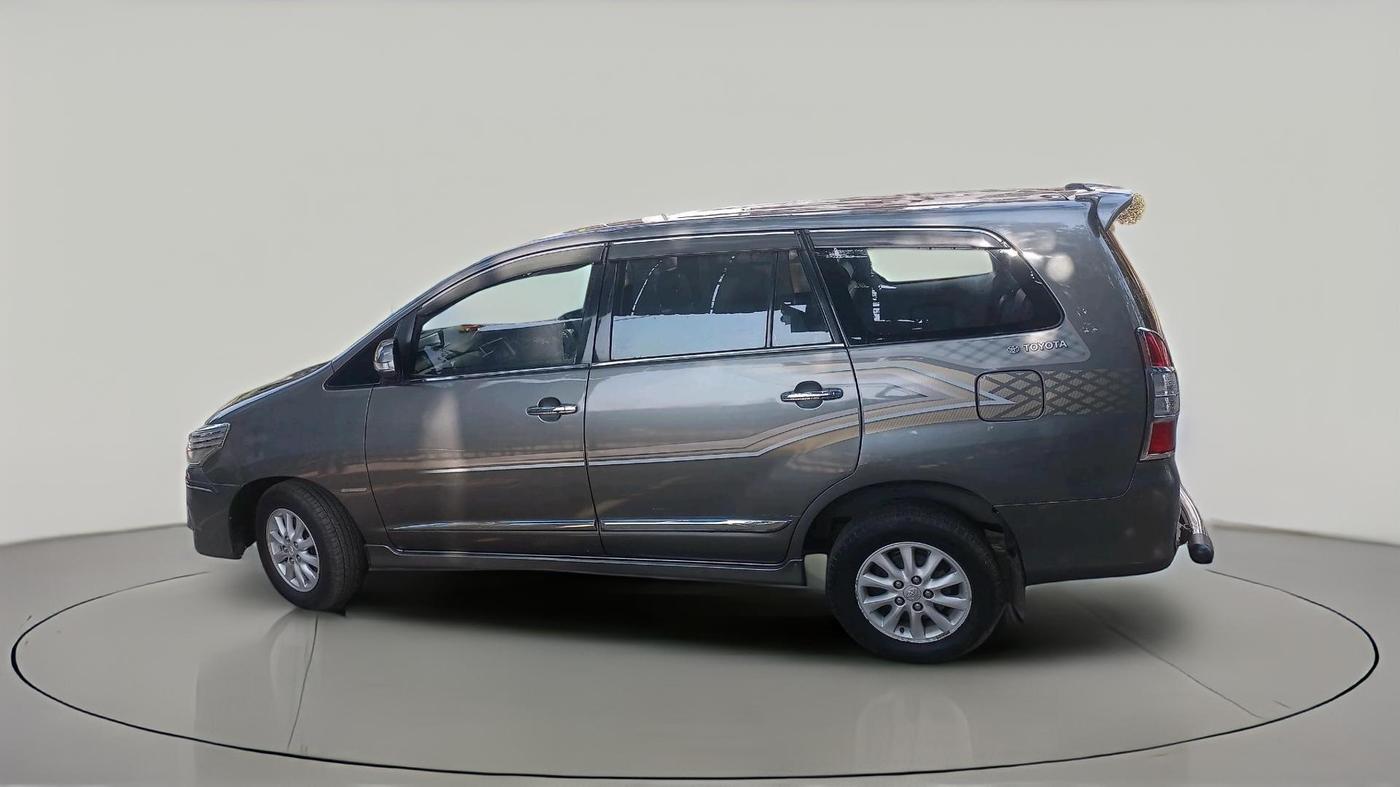2014 Toyota Innova 2.5 VX 8 STR, Diesel, Manual, 1,91,580 km, exterior