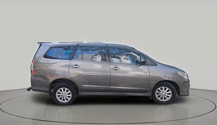 2014 Toyota Innova 2.5 VX 8 STR, Diesel, Manual, 1,91,580 km, exterior
