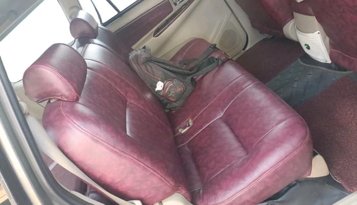 2014 Toyota Innova 2.5 VX 8 STR, Diesel, Manual, 1,91,580 km, interior