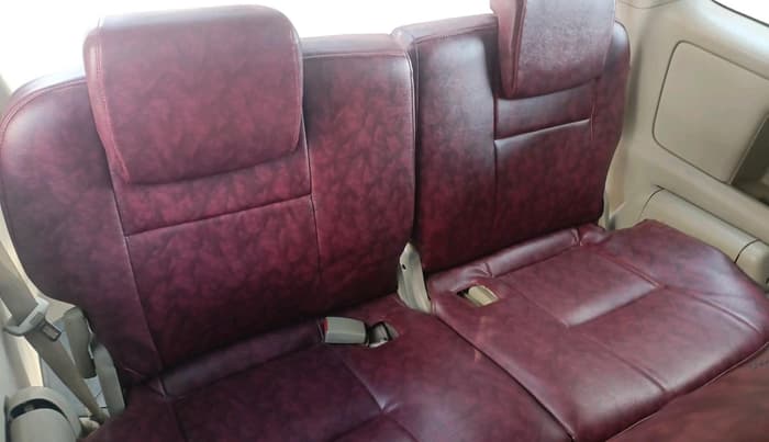 2014 Toyota Innova 2.5 VX 8 STR, Diesel, Manual, 1,91,580 km, interior