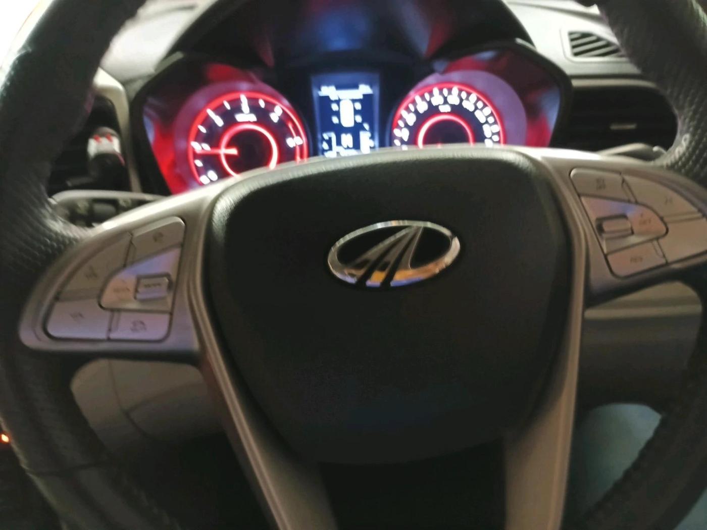 2022 Mahindra XUV300 W8 (O) 1.5 DIESEL, Diesel, Manual, 44,308 km, interior