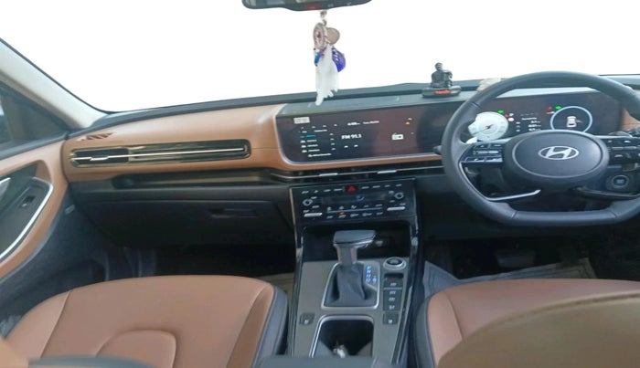 2024 Hyundai ALCAZAR Signature 7 STR 1.5 Diesel Automatic, Diesel, Automatic, 11,171 km, interior