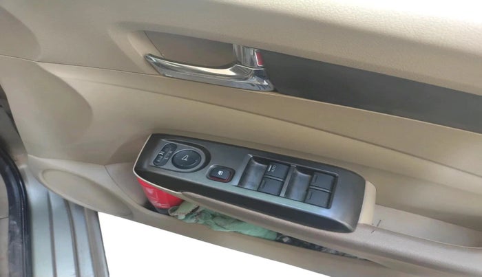 2013 Honda City 1.5L I-VTEC V MT, Petrol, Manual, 1,19,622 km, interior