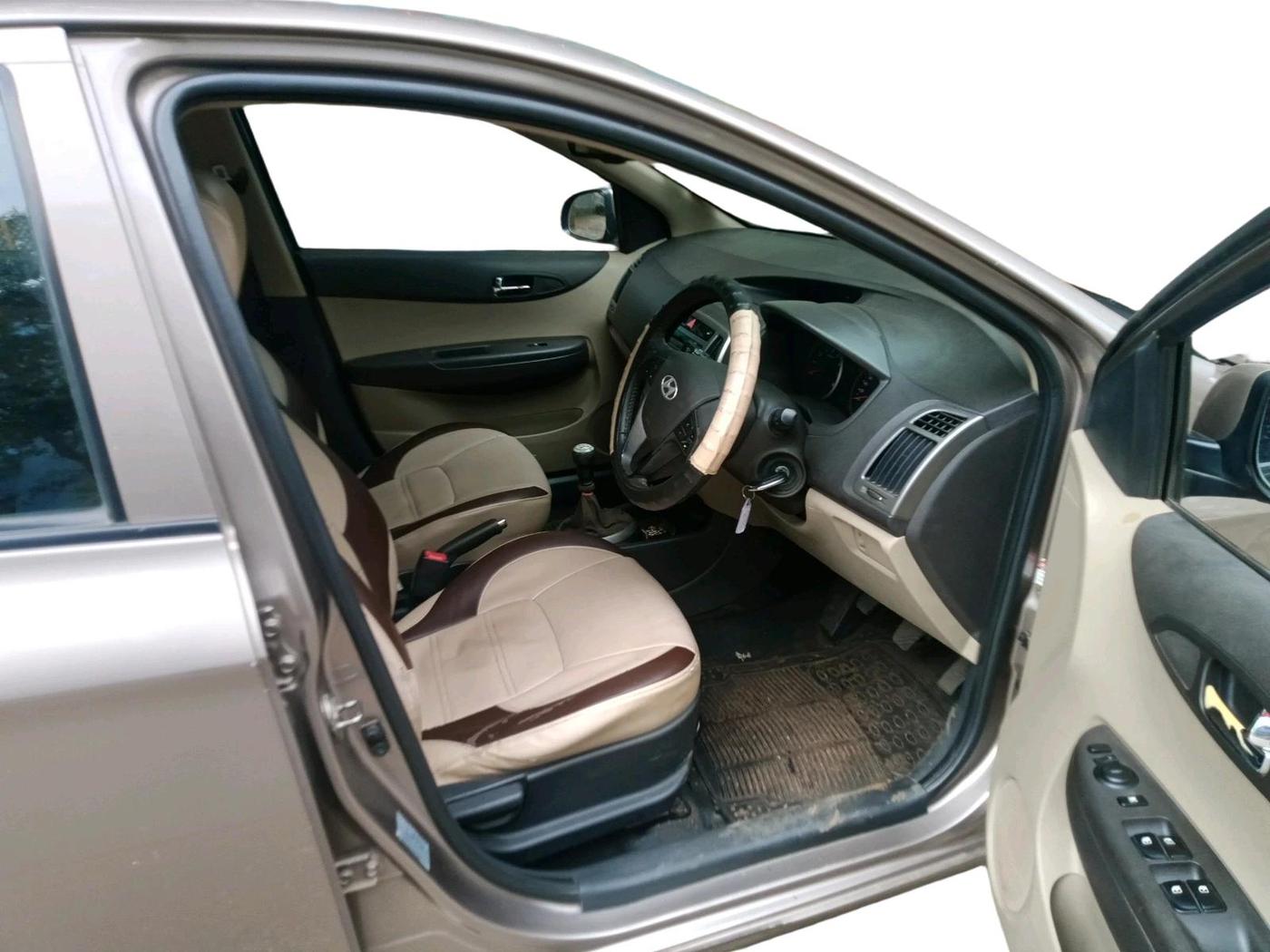 2012 Hyundai i20 SPORTZ 1.2, Petrol, Manual, 54,939 km, interior
