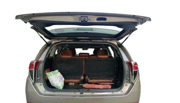 2016 Toyota Innova Crysta 2.4 VX 8 STR, Diesel, Manual, 2,15,281 km, exterior