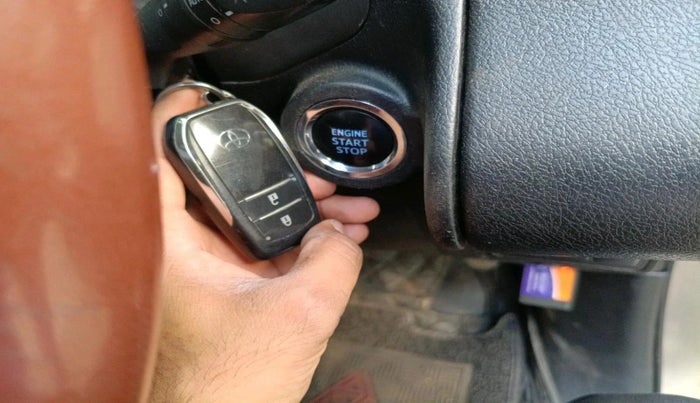 2016 Toyota Innova Crysta 2.4 VX 8 STR, Diesel, Manual, 2,15,281 km, interior