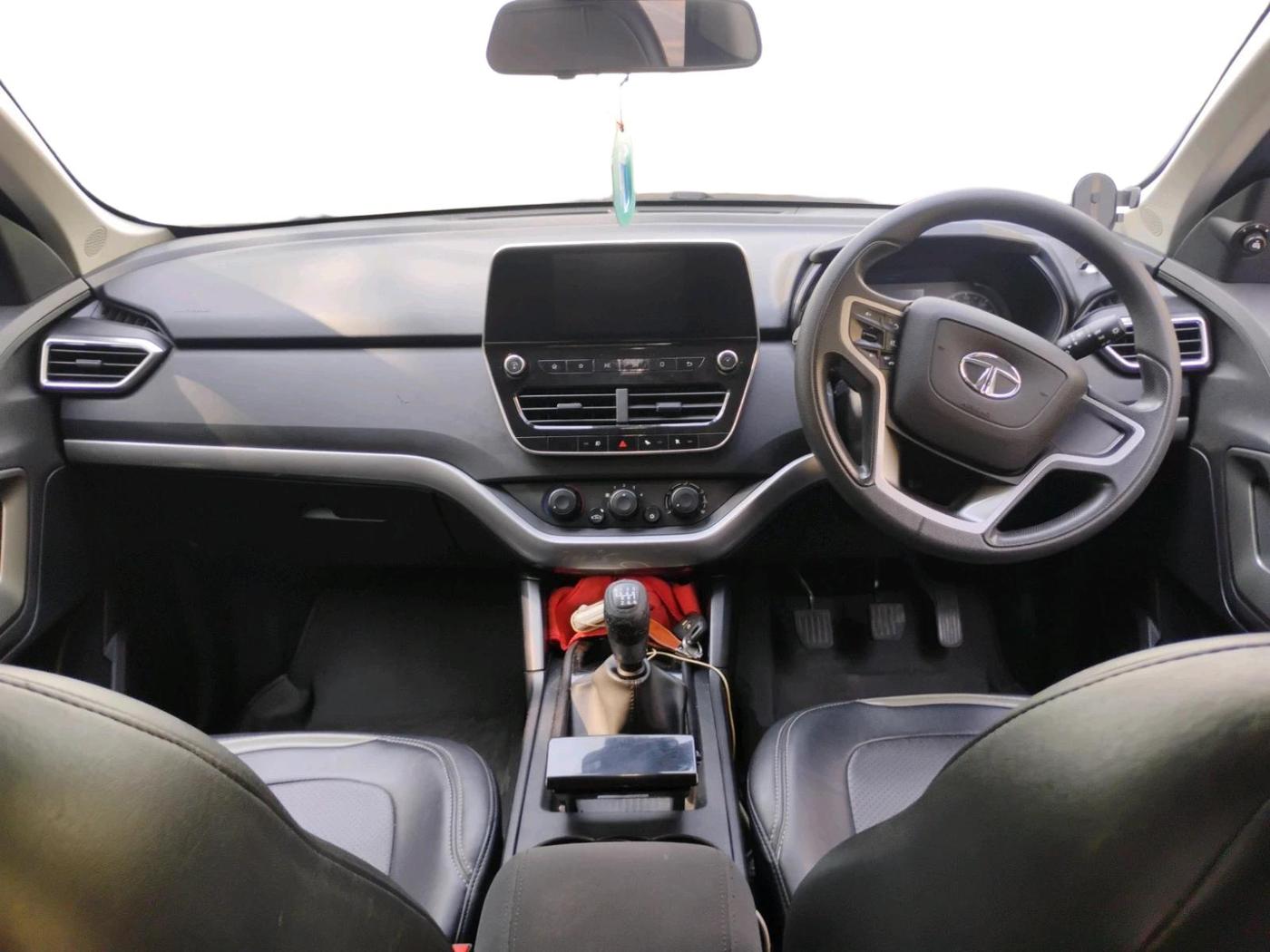 2019 Tata Harrier XM 2.0L KRYOTEC, Diesel, Manual, 43,446 km, interior