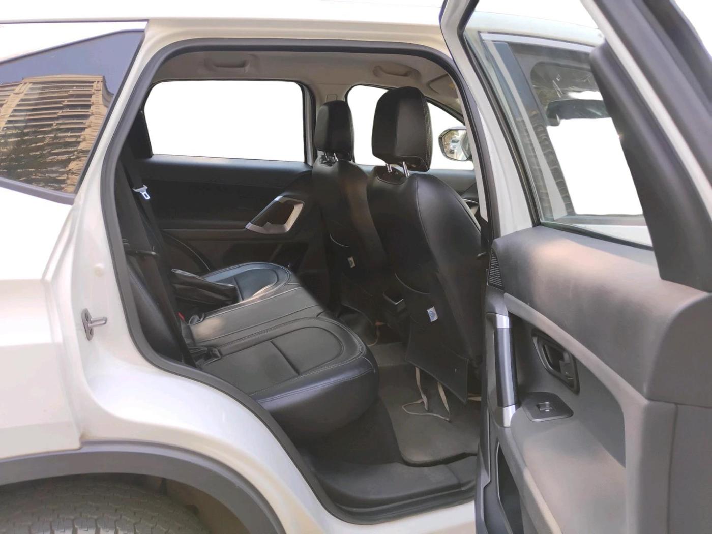 2019 Tata Harrier XM 2.0L KRYOTEC, Diesel, Manual, 43,446 km, interior