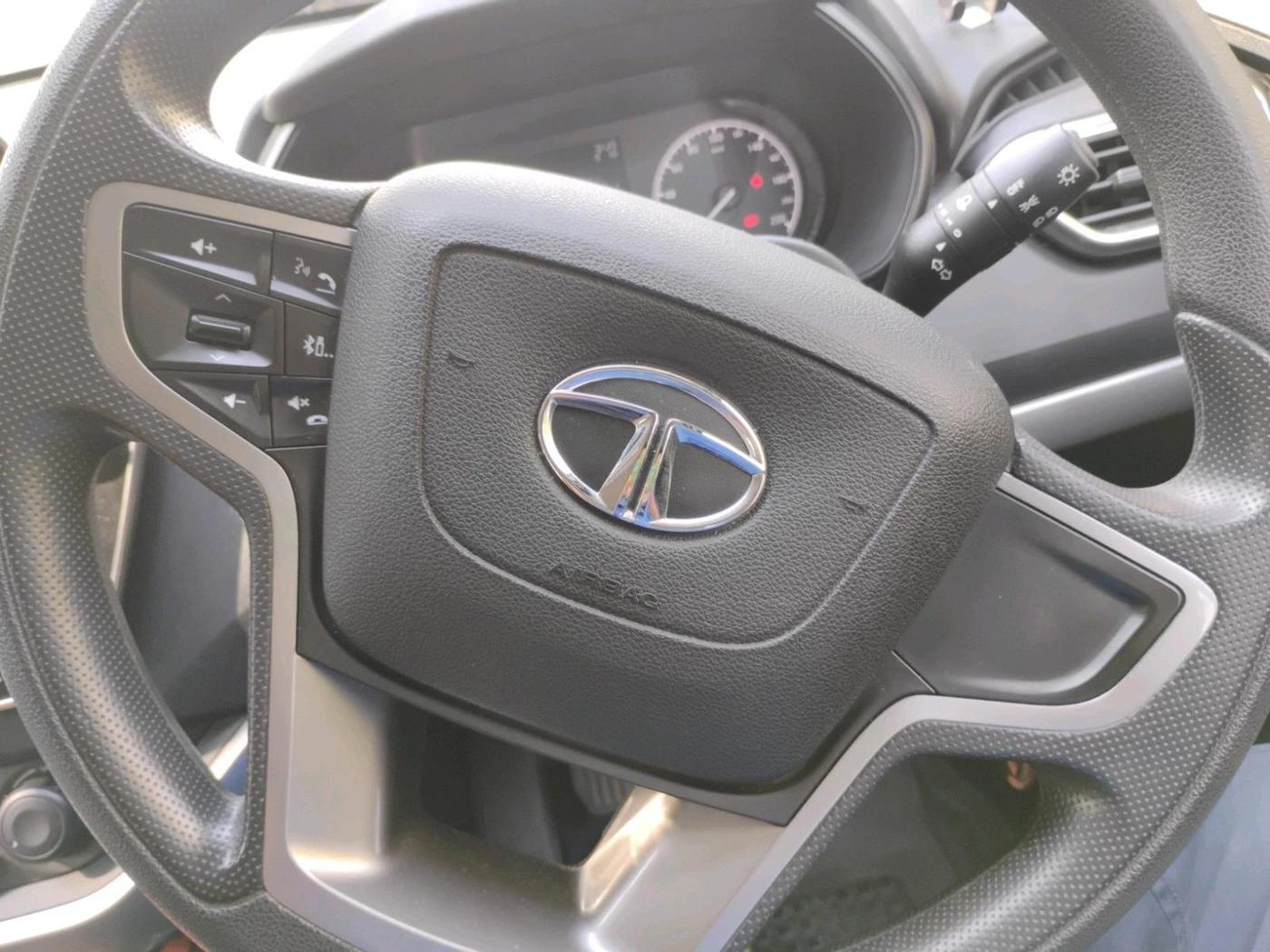 2019 Tata Harrier XM 2.0L KRYOTEC, Diesel, Manual, 43,446 km, interior