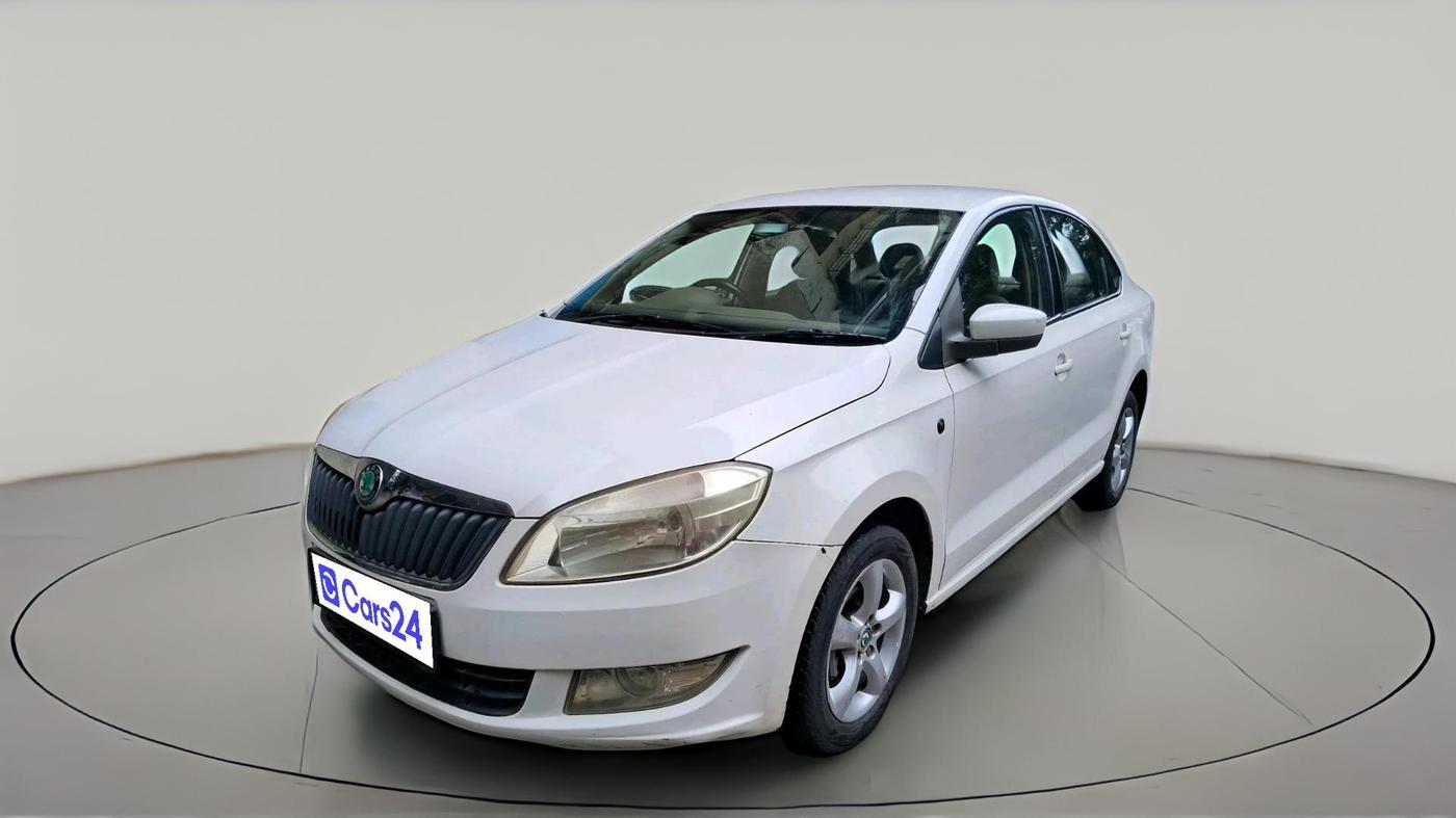 2013 Skoda Rapid ELEGANCE 1.6 MPI MT, Petrol, Manual, 51,004 km, exterior