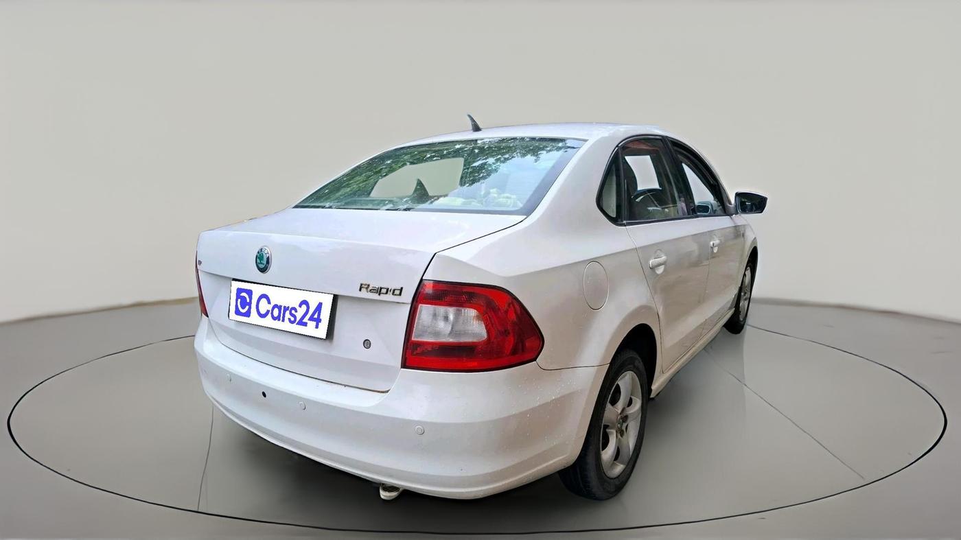 2013 Skoda Rapid ELEGANCE 1.6 MPI MT, Petrol, Manual, 51,004 km, exterior