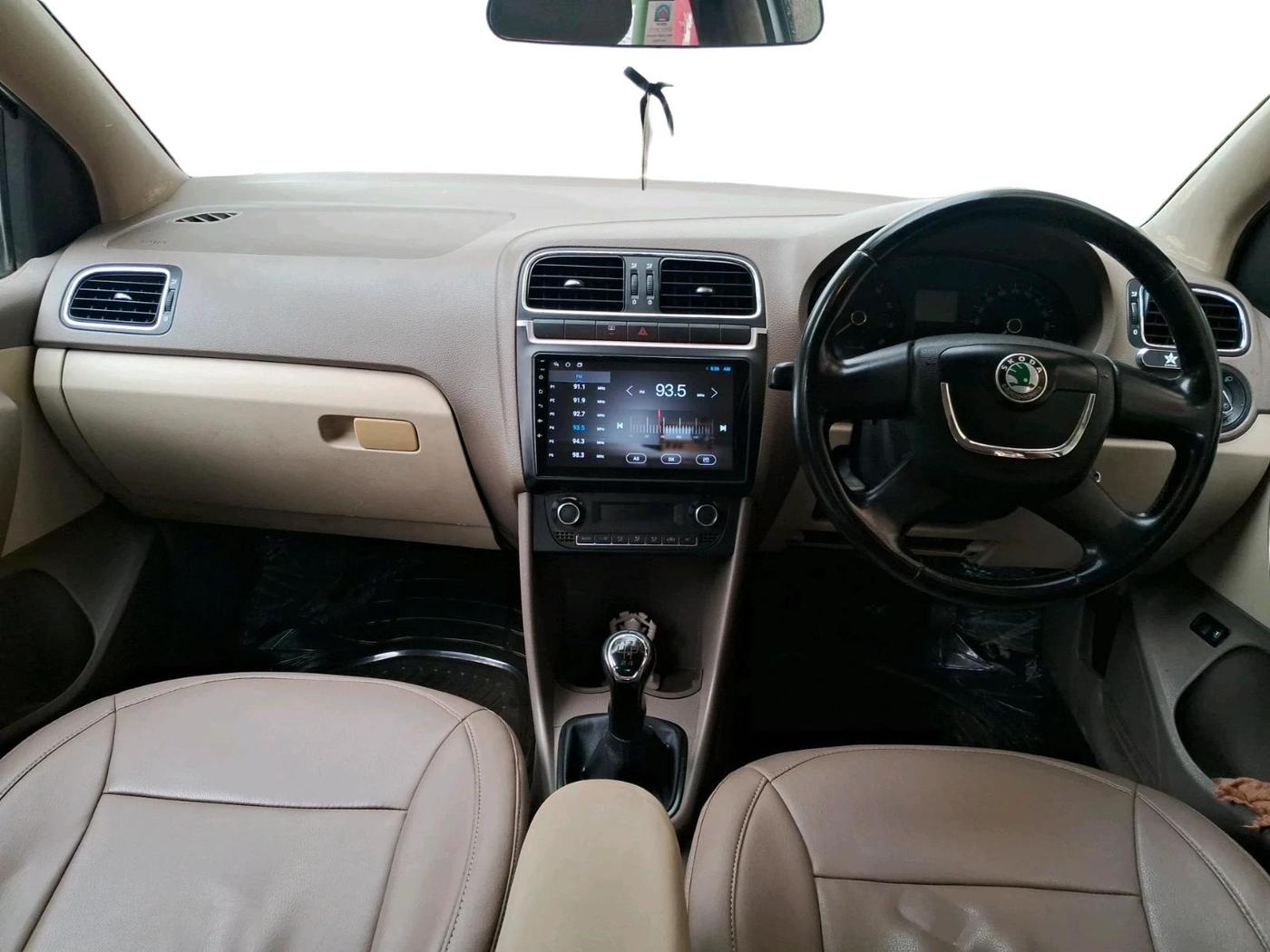 2013 Skoda Rapid ELEGANCE 1.6 MPI MT, Petrol, Manual, 51,004 km, interior