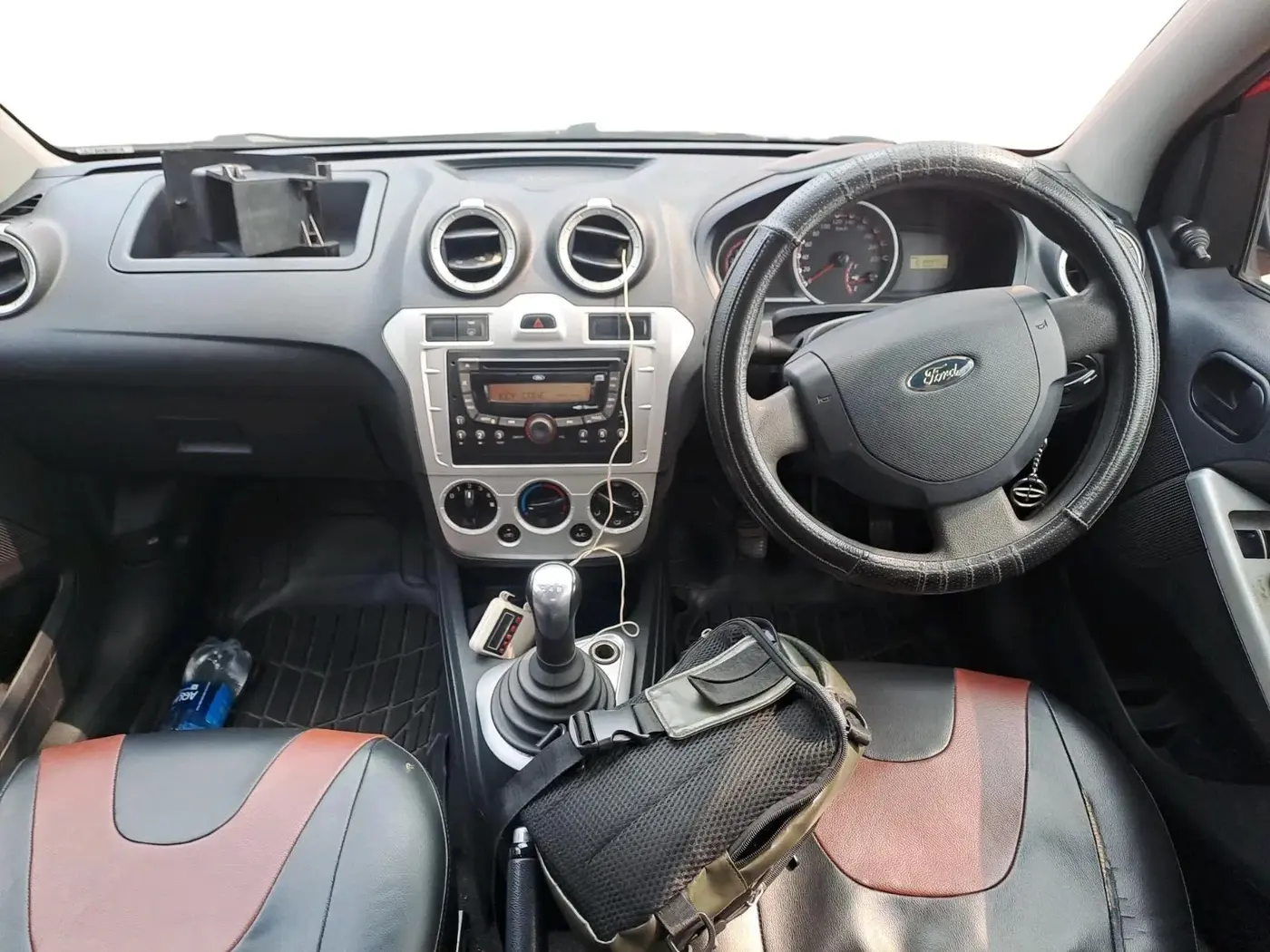 2011 Ford Figo ZXI 1.2 PETROL, Petrol, Manual, 51,007 km, interior