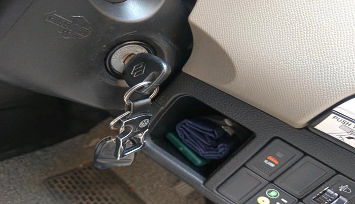 2013 Maruti Wagon R 1.0 LXI CNG, CNG, Manual, 1,15,705 km, interior