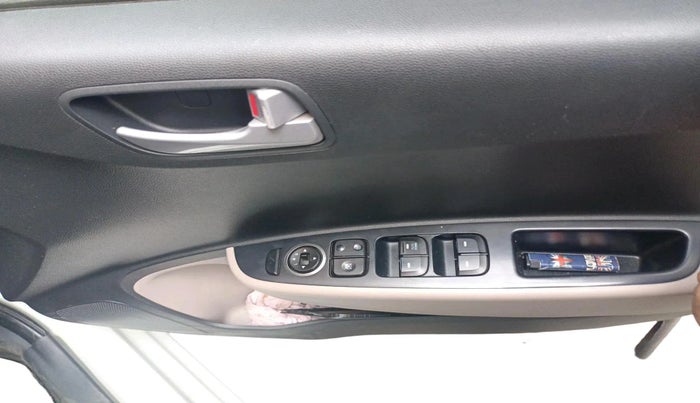 2018 Hyundai Grand i10 SPORTZ (O) AT 1.2 KAPPA VTVT, Petrol, Automatic, 37,663 km, interior