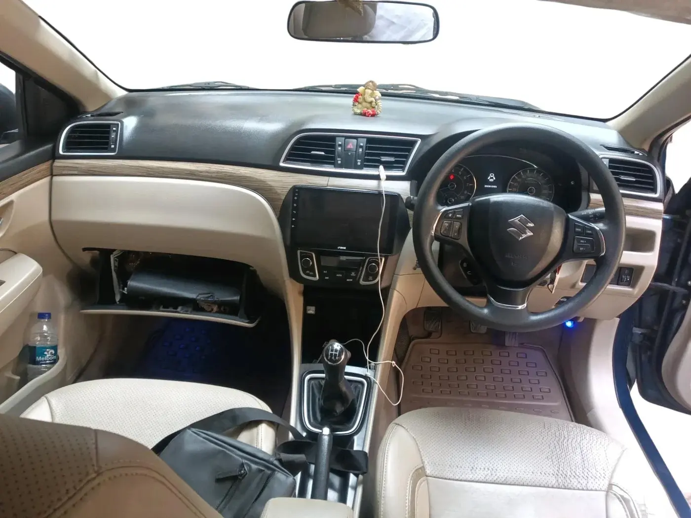 2018 Maruti Ciaz DELTA 1.5 SHVS MT PETROL, Petrol, Manual, 57,842 km, interior