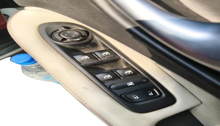 2017 Jeep Compass LIMITED 2.0 DIESEL, Diesel, Manual, 2,70,427 km, interior