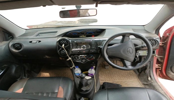 2014 Toyota Etios CROSS 1.2 G, CNG, Manual, 90,475 km, interior