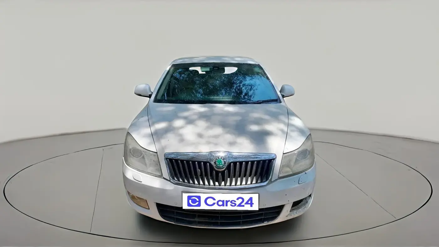 2011 Skoda Laura L&K 2.0 TDI AT, Diesel, Automatic, 1,67,949 km, exterior