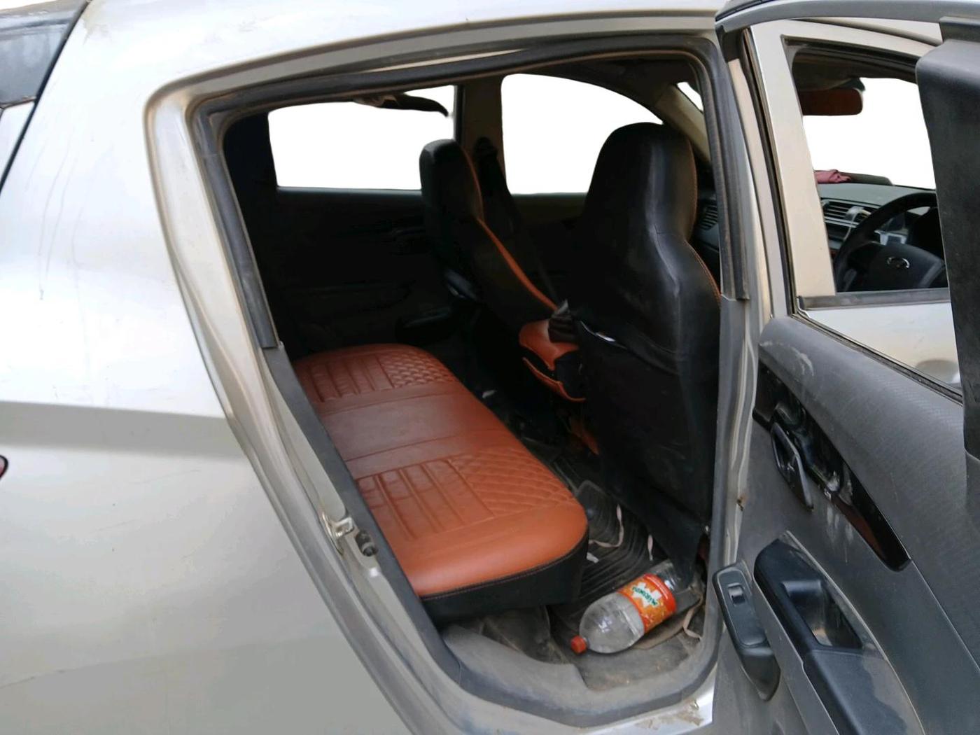 2018 Mahindra Kuv100 K2 TRIP CNG, CNG, Manual, 1,15,500 km, interior