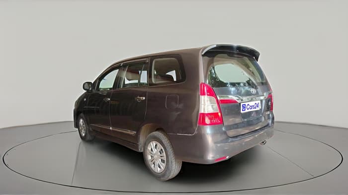 2016 Toyota Innova 2.5 GX 8 STR, Diesel, Manual, 51,736 km, exterior