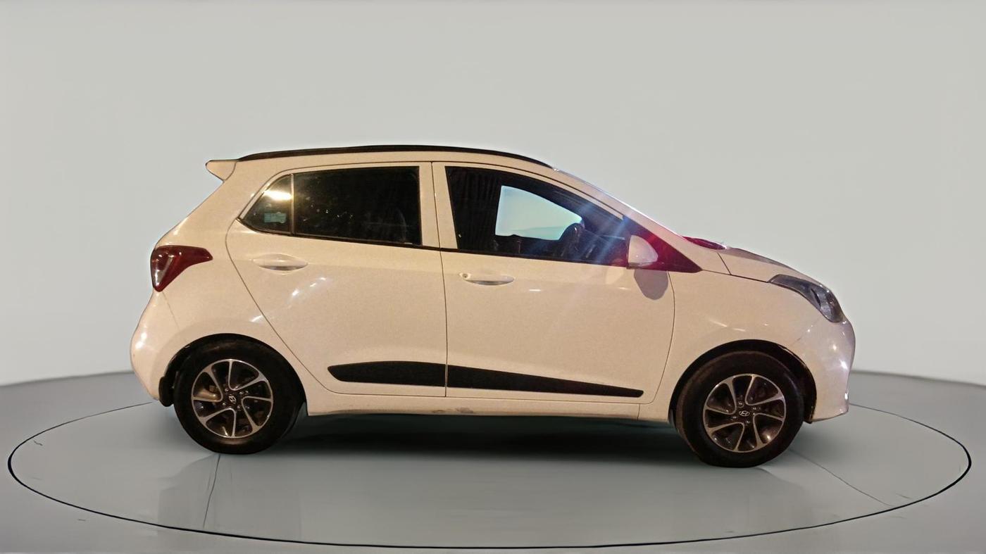 2019 Hyundai Grand i10 SPORTZ AT 1.2 KAPPA VTVT, Petrol, Automatic, 30,264 km, exterior