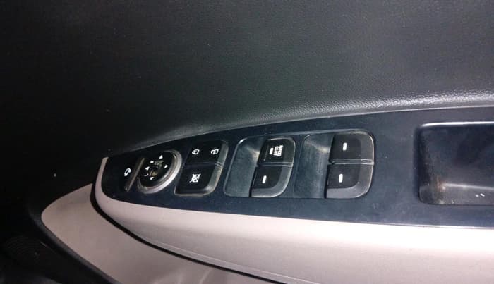 2019 Hyundai Grand i10 SPORTZ AT 1.2 KAPPA VTVT, Petrol, Automatic, 30,264 km, interior
