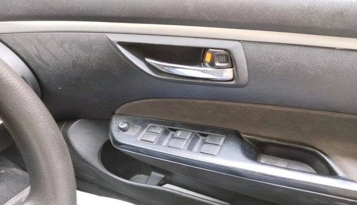 2012 Maruti Swift ZXI, Petrol, Manual, 1,27,789 km, interior