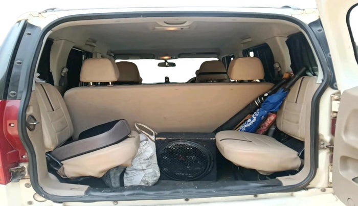 2016 Mahindra TUV300 T6, Diesel, Manual, 1,09,147 km, exterior