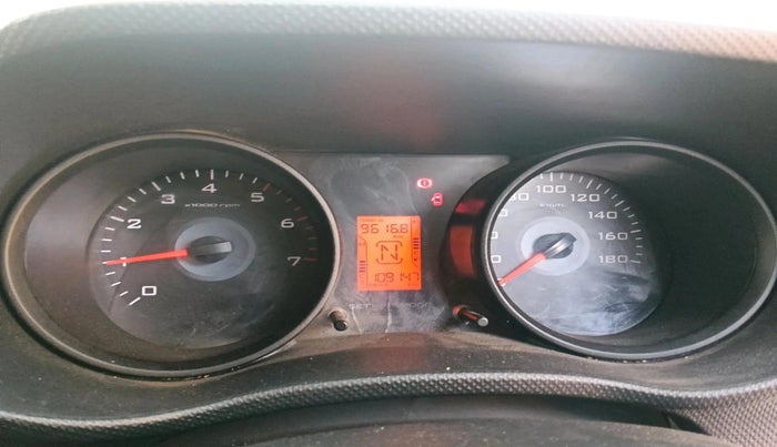 2016 Mahindra TUV300 T6, Diesel, Manual, 1,09,147 km, interior