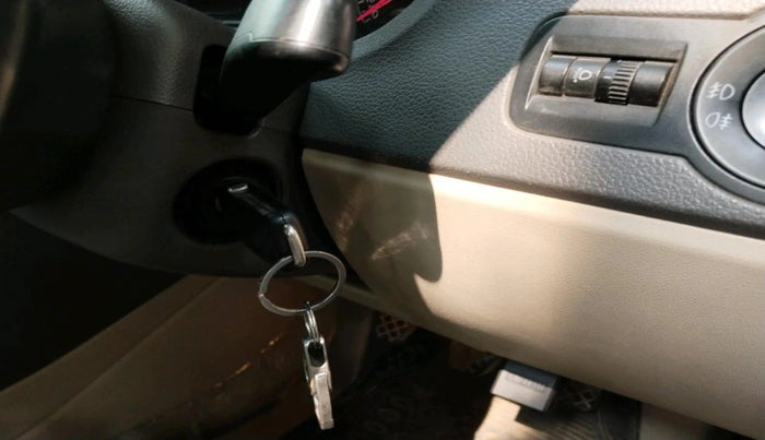 2015 Volkswagen Vento HIGHLINE 1.6 MPI, Petrol, Manual, 56,444 km, interior