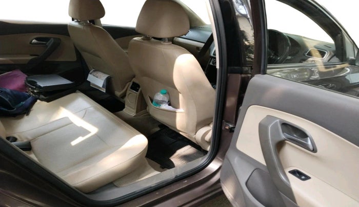 2015 Volkswagen Vento HIGHLINE 1.6 MPI, Petrol, Manual, 56,444 km, interior