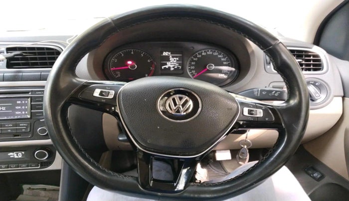 2015 Volkswagen Vento HIGHLINE 1.6 MPI, Petrol, Manual, 56,444 km, interior