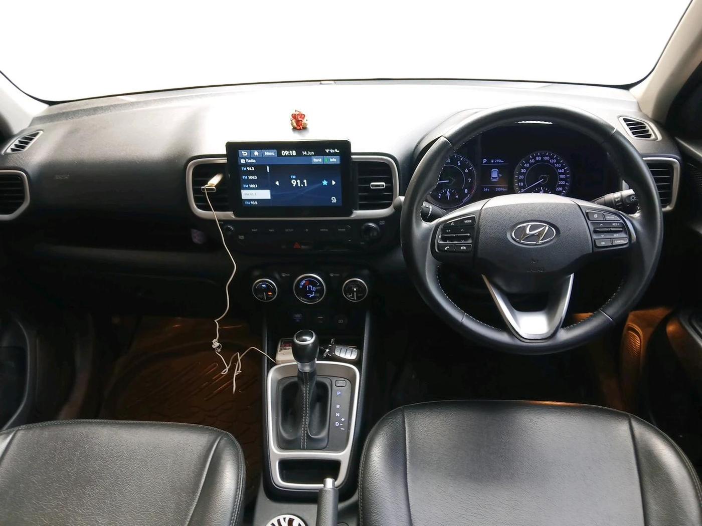 2019 Hyundai VENUE SX PLUS 1.0 TURBO DCT, Petrol, Automatic, 28,596 km, interior