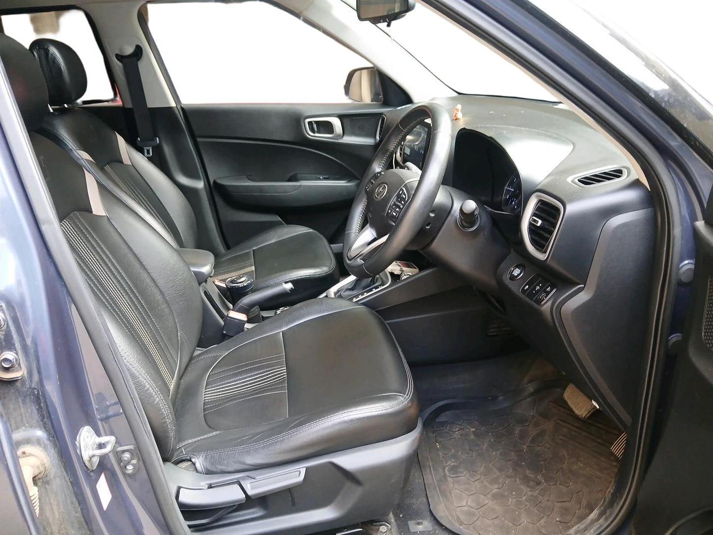 2019 Hyundai VENUE SX PLUS 1.0 TURBO DCT, Petrol, Automatic, 28,596 km, interior