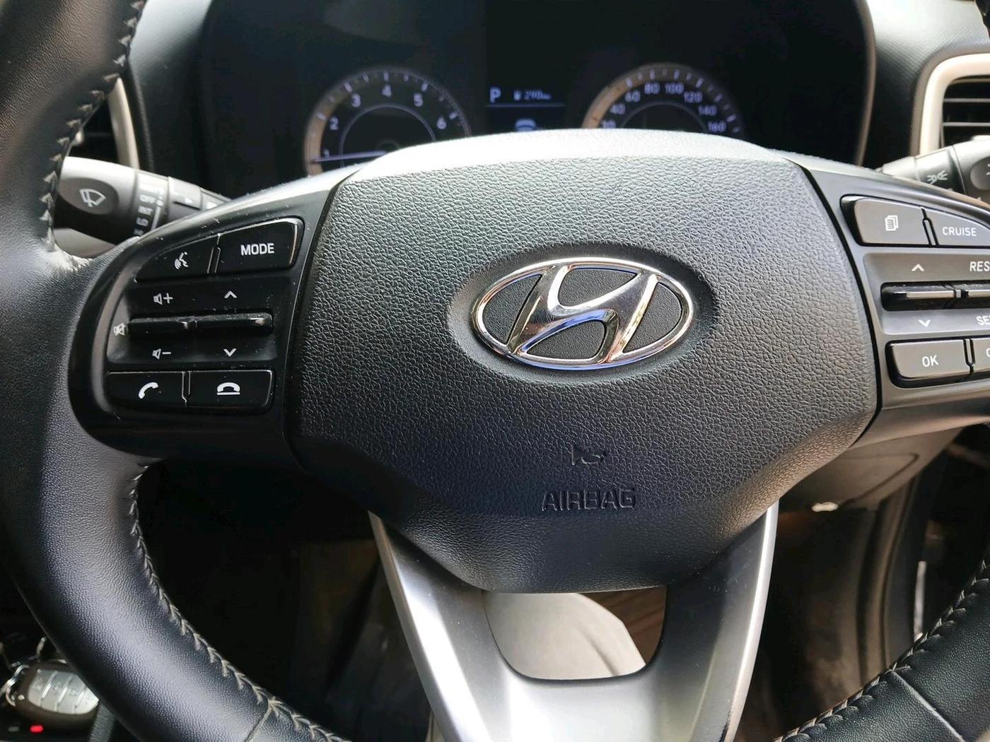 2019 Hyundai VENUE SX PLUS 1.0 TURBO DCT, Petrol, Automatic, 28,596 km, interior