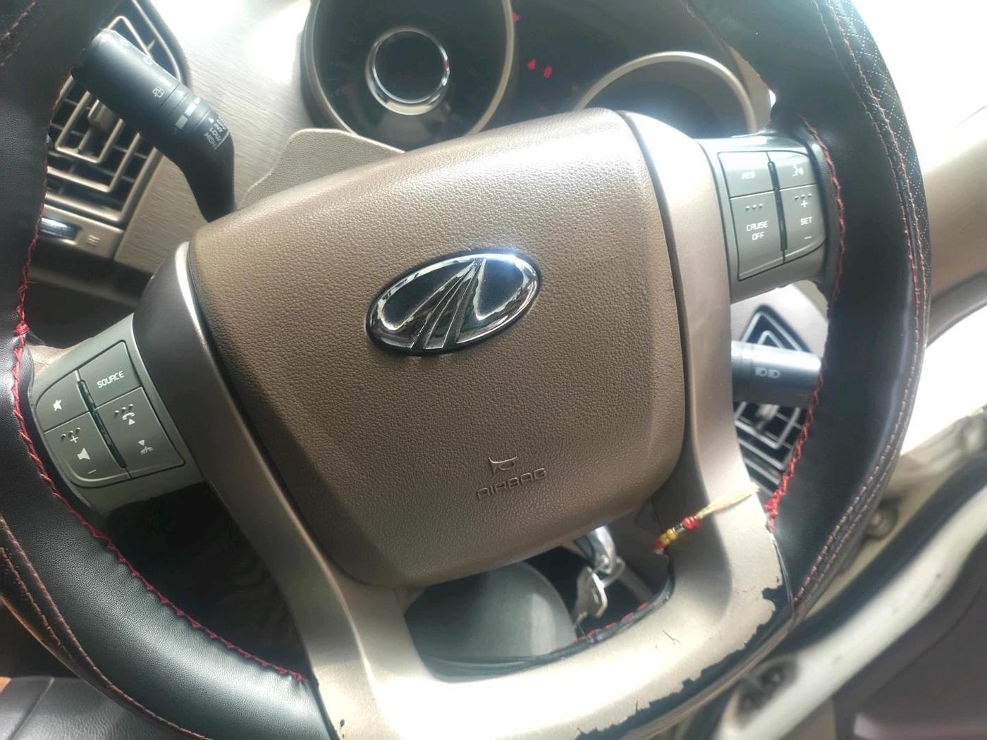 2012 Mahindra XUV500 W8, Diesel, Manual, 1,58,891 km, interior