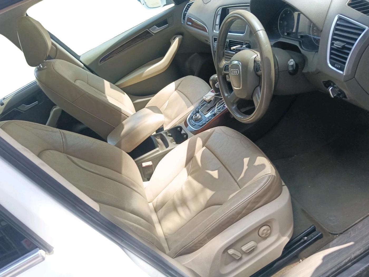 2012 Audi Q5 2.0 TDI QUATTRO, Diesel, Automatic, 69,196 km, interior