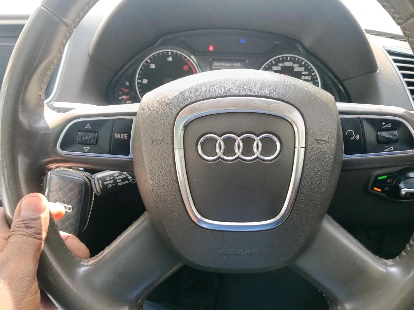 2012 Audi Q5 2.0 TDI QUATTRO, Diesel, Automatic, 69,196 km, interior
