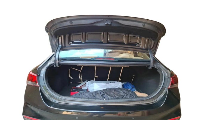 2019 Hyundai Verna 1.6 VTVT SX, Petrol, Manual, 23,670 km, exterior