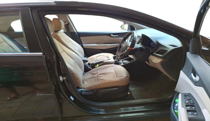 2019 Hyundai Verna 1.6 VTVT SX, Petrol, Manual, 23,670 km, interior