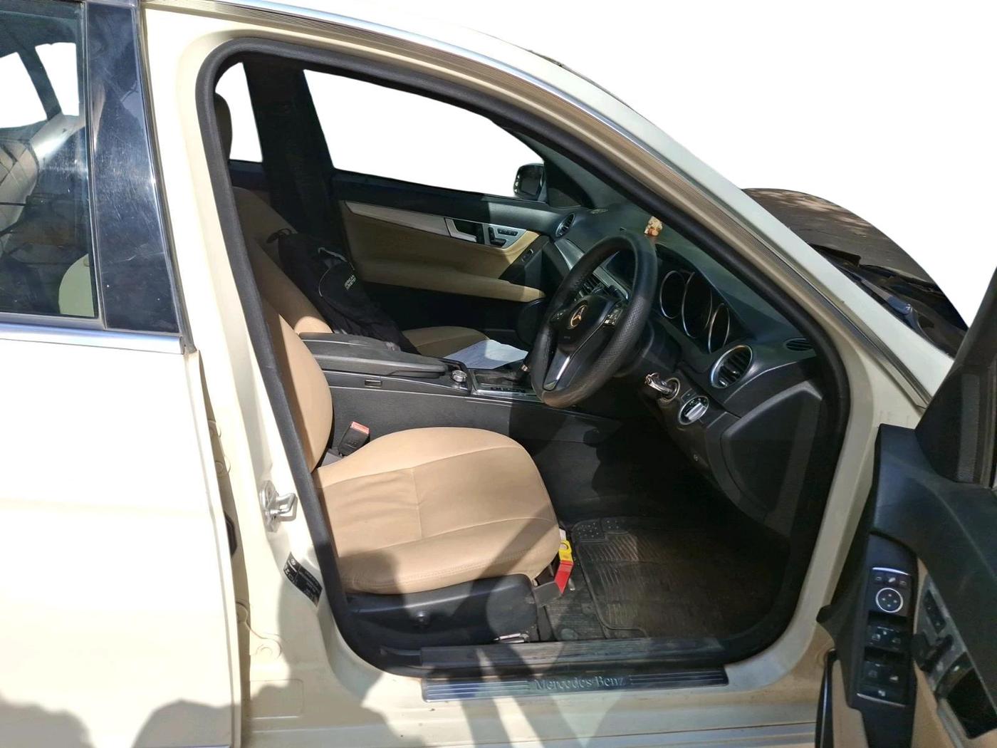 2011 Mercedes Benz C Class 200 CGI AVANTGARDE, Petrol, Automatic, 86,712 km, interior