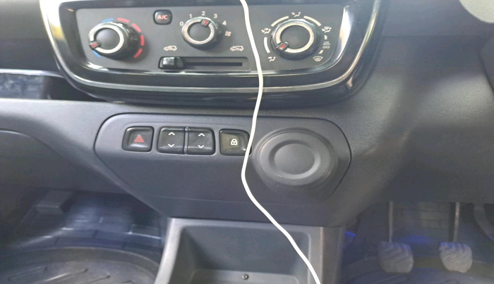 2015 Renault Kwid RXT 0.8, Petrol, Manual, 64,670 km, interior