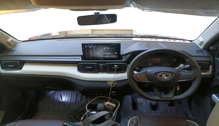 2023 Tata PUNCH PURE MT CNG, CNG, Manual, 13,673 km, interior